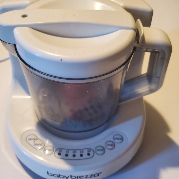 Baby Brezza Baby Food Maker Machine - One Step Cooker, Blender/Steam/ Puree - Picture 5 of 7